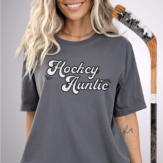 Hockey Auntie T-Shirt Asphalt / S T-Shirt